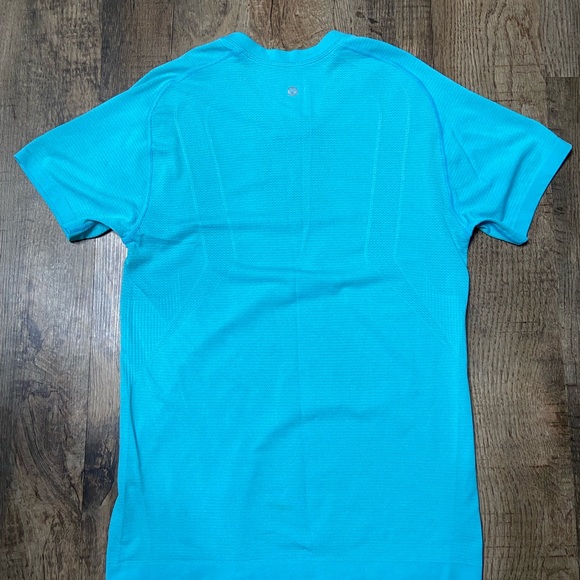 Lululemon Athletica TShirt - Picture 6 of 7